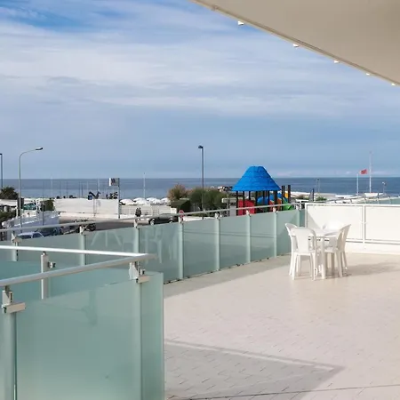 M146 - Marcelli, Bilocale Fronte Mare Con Ampio Terrazzo * Marcelli
